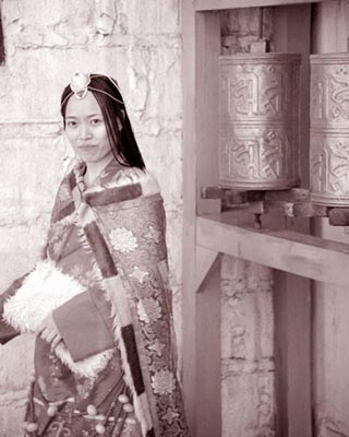 On of the mysterious women of China