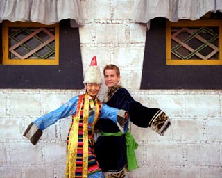 Ling Hua in Tibetan Clothing